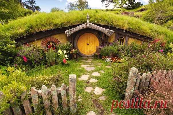 Хоббитон - место съемок фильмов «Властелин колец» и «Хоббит», Новая Зеландия.