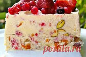 Семифредо с цукатами и фисташками