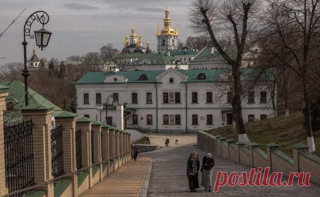 ПЦУ призвала власти Украины передать ей здания Киево-Печерской лавры. Синод Православной церкви Украины (ПЦУ, Московский патриархат считает ее раскольнической), попросил украинские власти передать в ее ведение помещения на территории Киево-Печерской лавры.