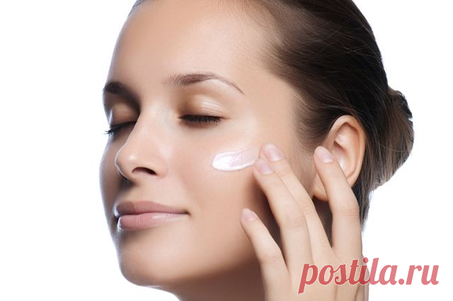 Нежная зона. Как ухаживать за кожей вокруг глаз Кожа на веках и вокруг глаз – самая нежная. Считается, что она в 10 раз тоньше кожи на плече. В результате стареет она раньше, да и взгляд собеседника прежде всего падает на глаза женщины, поэтому эта зона первой выдает приметы возраста.