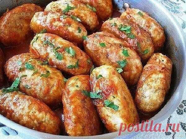Гречаники - обалденно вкусный рецепт для филе !  

Ингредиенты: 

- 500 гр филе (я использовала филе индейки, можно куриное) 

- 150 гр гречневой крупы 

- 2 яйца 

- 2 луковицы 

- 200 гр томатного соуса 

- соль, перец - по вкусу 

- мука для панировки 

- растительное масло для обжаривания 

Приготовление: 

1. Гречневую крупу перебрать, вымыть. Всыпать в кипящую подсоленную воду и отварить до готовности. Остудить. 

2. Мясо пропустить через мясорубку с одной луковицей....