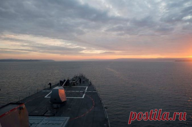 К берегам Крыма движется эсминец США | Последние новости