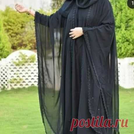 “2024 Abaya Fashion Trends: Embracing Tradition with a Modern Twist”