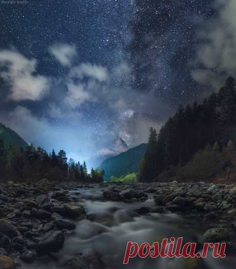 Тебердинский заповедник, Россия. Автор фото — Александр Трашин: Добрых снов.