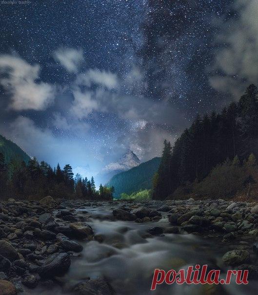 Тебердинский заповедник, Россия. Автор фото — Александр Трашин: Добрых снов.