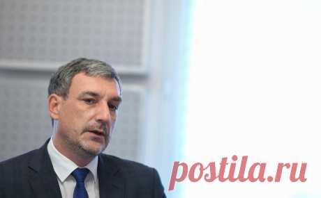 Глава Приамурья предложил давать вторую отсрочку от армии работникам ОПК. Губернатор Василий Орлов считает, что это поможет решить кадровую проблему. Он предложил также привлекать к работе на ОПК тех, кто выбрал альтернативную гражданскую службу.