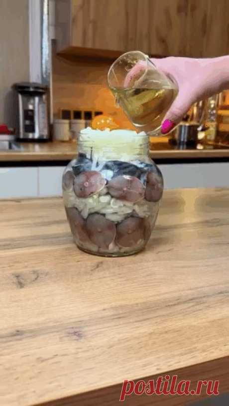Скумбрия домашнего посола — вкуснее магазинной в 100 раз! Ингредиенты:... | Интересный контент в группе Инга на кухне