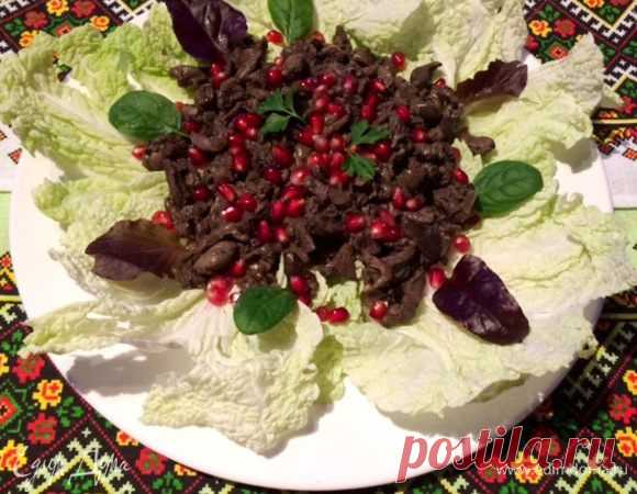 Кучмачи по-грузински из куриных потрохов 








Кучмачи по-грузински — очень вкусное и питательное закусочное блюдо, которое просто и быстро готовится в домашних условиях. Его основу составляют потроха, в моем случае — куриные сердечки, же…