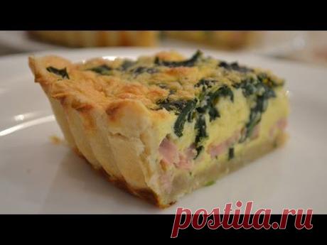 Рецепт: Пирог со шпинатом на RussianFood.com
Продукты (на 6 порций)	
Для теста:
Мука - 200 г
Масло оливковое - 50 мл
Вода холодная - 50 мл
Соль - ½ ч. л.
Для начинки:
Ветчина - 150 г
Сыр - 100 г
Шпинат - 250 г
Яйца куриные - 6 шт.
Сметана - 100 г
Соль - по вкусу
Перец черный молотый - по вкусу