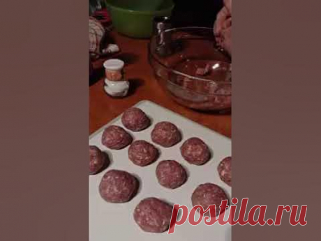 Рецепт вкусных фрикаделек на сковороде. Быстро и очень вкусно! Самые красивые ёжики! Ингредиенты: мясо 500 гр. Лук 1 шт. Рис 100 гр. Соус Рецепт соуса ищите ...