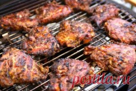 Куриные бедра барбекю.


Время приготовления: 6 часов
Количество порций: 6-8

Ингредиенты:

Куриные бедра — 5 кг.
Сухое белое вино — 1/2 бутылка
Вода — 4 стакана
Соль – 1 чашка
Приправа для курицы-гриль — 2 пакетика