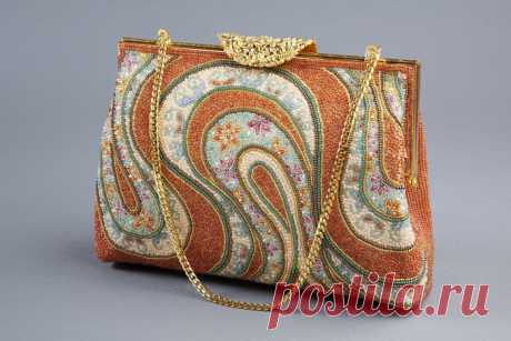 Шедевры вышивки — сумочки, вышитые бисером