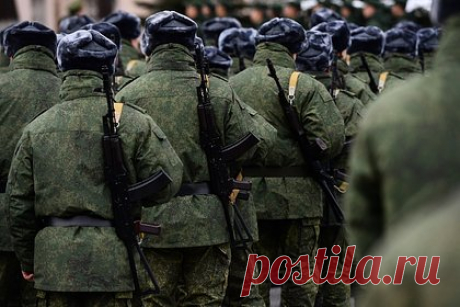 Шойгу назвал причину воссоздания Московского и Ленинградского военных округов. Ленинградский и Московский военные округа были образованы из-за расширения НАТО на восток и построения новой военной инфраструктуры Североатлантического альянса около российских границ. Причину их воссоздания назвал во вторник, 5 марта, министр обороны России Сергей Шойгу.