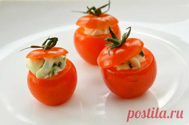 Помидоры с сыром и креветками / Простые рецепты