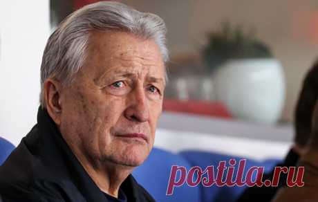 Якушев считает, что Бобби Халл по своей манере игры подходил советскому хоккею. Двукратный олимпийский чемпион назвал канадца великим игроком для всего мирового хоккея