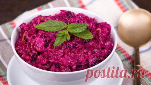 Две свеклы и луковица: салат съедают за минуты и сразу просят добавки
