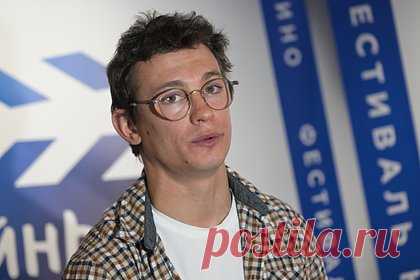 Агент Кологривого отказалась комментировать дебош актера в баре. Агент российского актера Никиты Кологривого Алла в беседе с «Лентой.ру» отказалась от комментариев на тему дебоша, который артист устроил в одном из баров Новосибирска. В пресс-службе регионального ГУ МВД сообщили, что в полицию поступило заявление о том, что гражданин грубо нарушал общественный порядок.