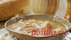 Мечта любого кулинара - 
Картофельный суп с сыром - по-настоящему вкусно! 
Ингредиенты - бекон, оливковое масло, лук, морковь, сельдерей, куриный бульон, картофель, кайенский перец, твердый сыр, соль.
