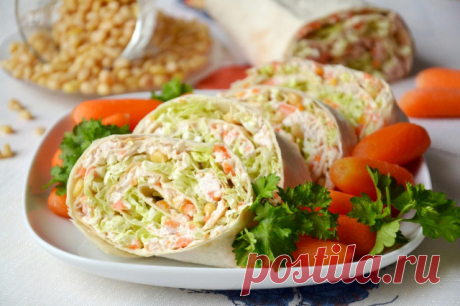 Рулет из лаваша с курицей орешками и овощами рецепт с фото - 1000.menu