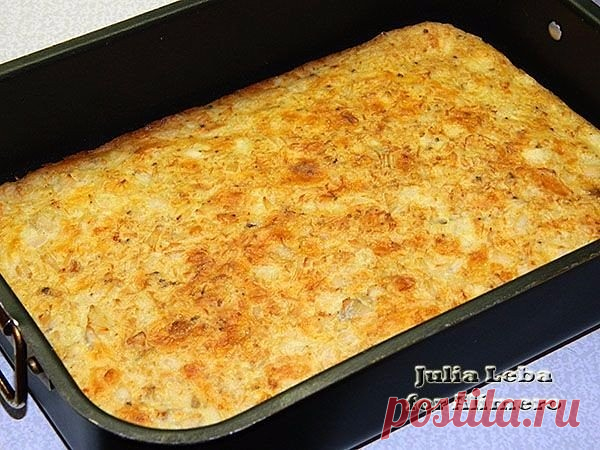 ЛЁГКАЯ ЗАПЕКАНКА ИЗ КУРИНОЙ ГРУДКИ

=ИНГРЕДИЕНТЫ:
● 300 г варёного куриного мяса (филе)
● 2 ст.л. муки
● 2 яйца
● 0,5 ч.л. соды
● молотые приправы
● 150 мл молока
● 50 г сыра
● соль