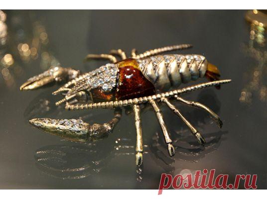 Винный тур в край, где рак свистнул (с посещением винзавода)

Уникальный тур на самый север Тверской области, в заповедный уголок, где плещется Рыбинское водохранилище и где еще жива подлинная, настоящая Россия. Обаятельный маленький Бежецк, сохранивший свою первозданную красоту и душевность, село Градницы – родовое гнездо великих Поэтов Серебряного века Анны Ахматовой и Николая Гумилева, и неожиданный городок Весьегонск с удивительно живописной природой и старинным винным заводом