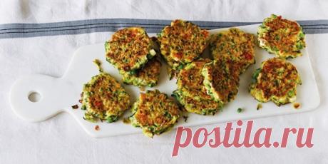 Оладьи из кабачков быстро и вкусно: простые рецепты приготовления с фото и видео — без яиц и муки, с сыром и чесноком, пышные на сковороде