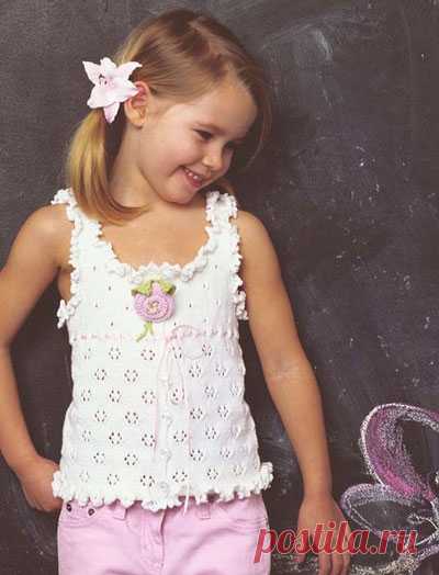 Ажурный топ с рюшами вязаный спицами. Топ с рюшами связан спицами