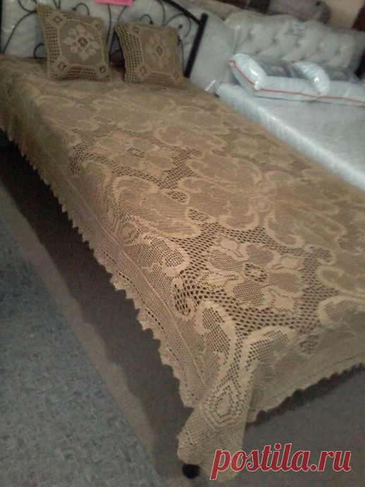 для уюта в доме-покрывало еще одно