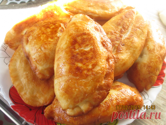 Пироги с огурцами, беляши, Растегаи рассольные