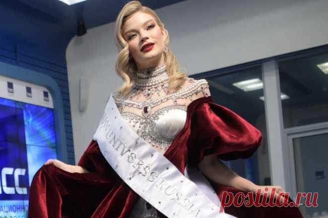 «Меня вдохновляет этот город». «Мисс Россия» сбежала в Майами. Еще зимой россияне дружно переживали за Анну Линникову, действующую «Мисс Россия», которую затравили конкурентки во время конкурса «Мисс Вселенная». А летом выяснилось, что девушка теперь живет на два дома — в России и США.