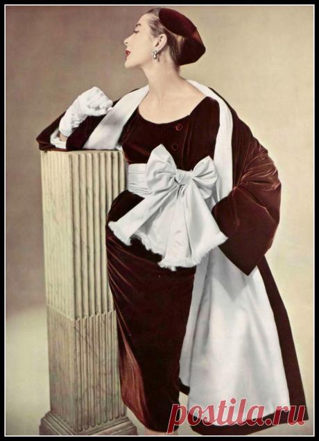 Bettina, by Givenchy, photo by Pottier, 1952