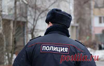 В Мурманске полицейские ранили женщину, оказавшую вооруженное сопротивление при задержании. Женщину доставили в больницу