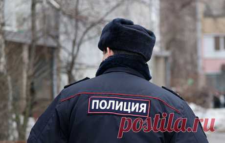 В Мурманске полицейские ранили женщину, оказавшую вооруженное сопротивление при задержании. Женщину доставили в больницу