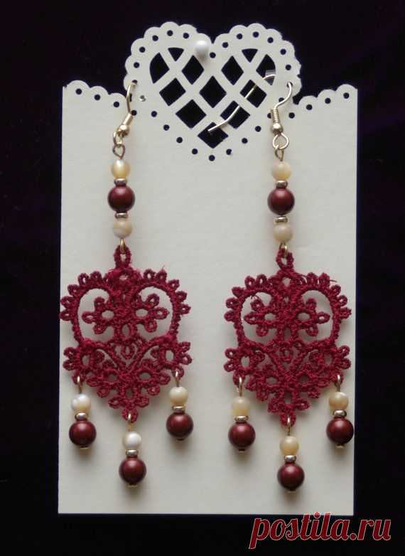 CL13-21 Burgundy Tatted Heart Earrings