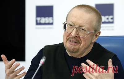 Александр Масалов: театр близок к футболу — ты также зависим от партнеров. Известный артист и комментатор — о жизни, искусстве и спорте