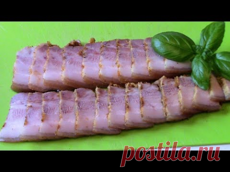 Грудинка (сало) пятиминутка , вкусно , за уши не оттащишь ! Грудинка рецепт .Ингредиенты для рассола на 1 кг грудинки , сала :
Вода - 1 литр
Соль - 3 ст. ложки с горкой 
Перец душистый - 15 горошин
Кориандр зерна - 1 ч. ложка с горкой
Горчица зерна - 1 ч. ложка с горкой
Лавровый лист - 4 шт .
Смесь для натирания на 1 кг грудинки :
Соль - 1 ч. ложка соли
Чеснок - 4 зубка
Кориандр - 2 ч. ложки
Паприка - 2 ст. ложки
Куркума - 1 ч. ложка
Острый перец , черный перец по вкусу .