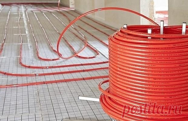 Трубы для теплого пола: выбор материала

Среди многообразия систем отопления особую нишу занимает «теплый пол». Он считается одним из оптимальных вариантов для создания комфортного микроклимата. На уровне пола поддерживается постоянная температура. В результате конвекции нагретый воздух поднимается вверх, а остывший спускается к полу и снова нагревается. Таким образом, во всем объеме помещения температура воздуха имеет примерно одно значение. Большая площадь нагрева позвол...