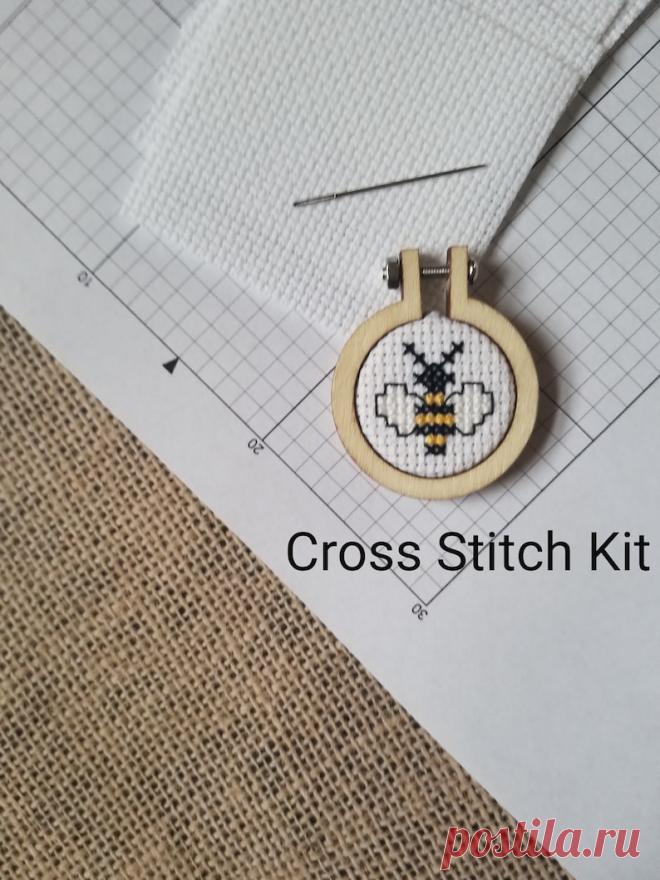 Counted Cross Stitch Kit Bumblebee Mini - Etsy España