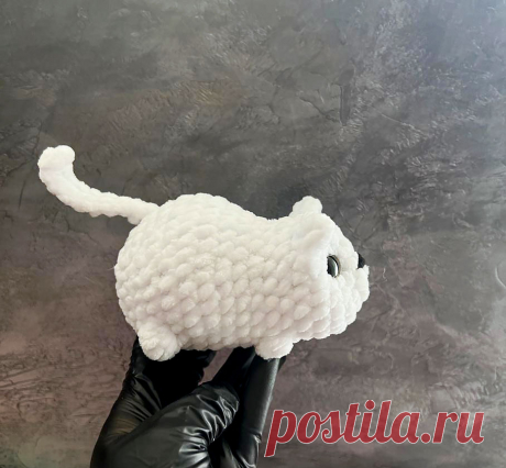 PDF Кот крючком. FREE crochet pattern; Аmigurumi toy patterns. Амигуруми схемы и описания на русском. Вязаные игрушки и поделки своими руками #amimore - маленькие котята, плюшевый котик, кот из плюшевой пряжи, кошка, кошечка, котёнок.