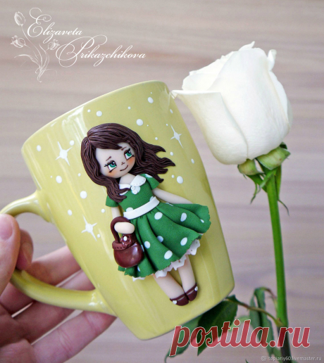Купить Кружка с декором из полимерной глины "Девочка в платье" в интернет магазине на Ярмарке Мастеров Купить или заказать Кружка с декором из полимерной глины &quot;Девочка в платье&quot; в интернет магазине на Ярмарке Мастеров. С доставкой по России и СНГ. Срок изготовления: 2 дня. Материалы: кружка, кружка керамическая,&hellip;. Размер: Емкость кружки 300мл