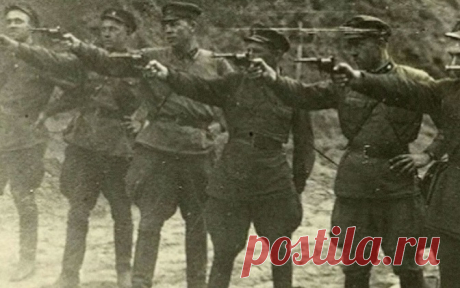 Известный хирург Николай Бурденко в 1944 году возглавил комиссию по расследованию Катынского дела. Согласно заключению Бурденко, пленных польских офицеров расстреляли гитлеровцы, а вовсе не сотрудники НКВД. Впрочем, на смертном одре врач изменил мнение.