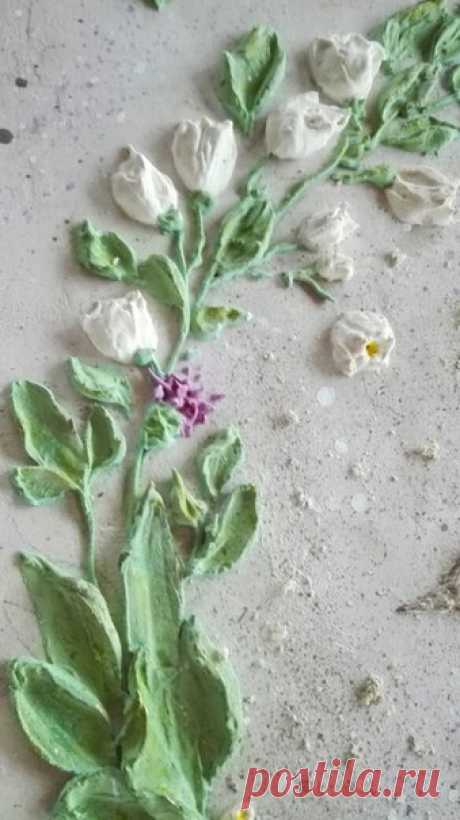 Доброго дня!Готово мое новое панно в винтажном стиле.После ярких маков это панно выполнено в сдержанных, немного «потертых» пастельных тонах.Рама декорирована в единой стилистике с панно цветом #этна, получился эффект выгоревшего от времни дерева.