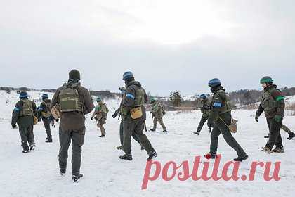 В Бельгии подтвердили передачу Украине доходов от активов России. Бельгия выделит на военную помощь Киеву 611 млн евро из доходов от замороженных российских активов, подтвердила министр обороны страны Людивин Дедондер. Отмечается, что речь идет о процентах по хранящимся в местном депозитарии Euroclear средствам. Ранее такую возможность анонсировал премьер-министр Александр де Кроо.