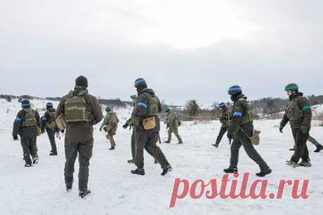 В Бельгии подтвердили передачу Украине доходов от активов России. Бельгия выделит на военную помощь Киеву 611 млн евро из доходов от замороженных российских активов, подтвердила министр обороны страны Людивин Дедондер. Отмечается, что речь идет о процентах по хранящимся в местном депозитарии Euroclear средствам. Ранее такую возможность анонсировал премьер-министр Александр де Кроо.