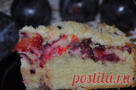 Простой пирог со сливовой начинкой и сдобной крошкой | 4vkusa.ru