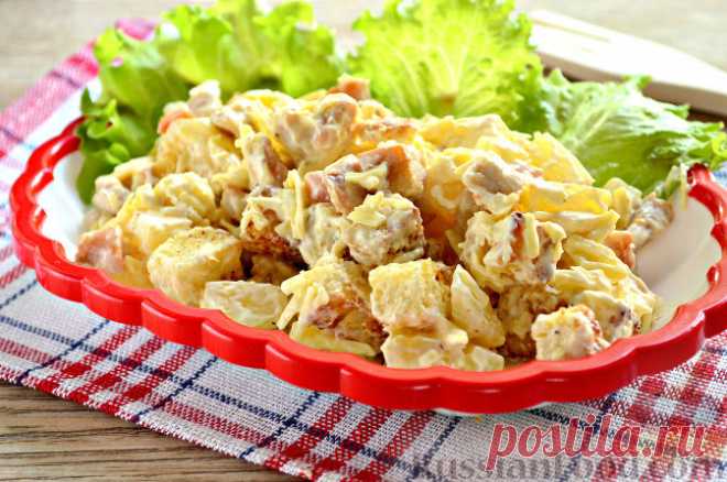 Рецепт: Хрустящий салат с ананасами и курицей на RussianFood.com