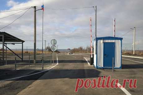 Богатейший олигарх Украины приедет в Мариуполь после слов Зеленского о приговоре. Покинувший Украину бизнесмен Ринат Ахметов 16 февраля отправится в граничащий с Донбассом Мариуполь. Ранее президент Украины Владимир Зеленский назвал приговором для олигархов их срочный отъезд из страны на фоне угрозы «вторжения» России. 13 февраля самолет Ахметова вылетел из Украины.