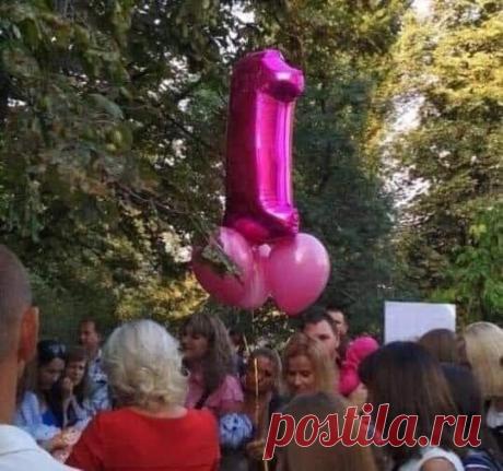 Созависимое поведение: памятка на каждый день

Тема созависимого поведения не теряет популярности. Как сохранить и себя и отношения, регулируя собственные границы комфортным для себя образом, особенно если у вас не было возможности научиться этому в родительской семье? Как выбирать между своими и чужими потребностями, особенно если вы привыкли быть удобным и не доставлять хлопот? Как определить, на что я имею право, а на что – не имею, особенно если я привык считать, что э...