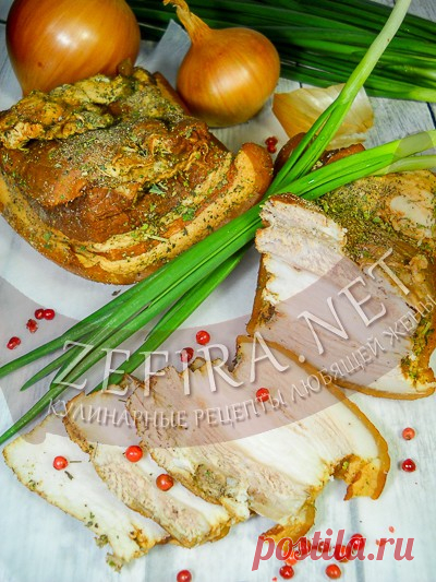 Свиная грудинка копчено-вареная в чае с луковой шелухой