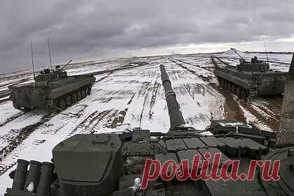 В Белоруссии задержали планировавших сжечь российскую военную технику мужчин. В Белоруссии задержали двоих мужчин, планировавших уничтожить российскую военную технику. Об этом в Telegram сообщает Следственный комитет Белоруссии. Сообщается, что двое жителей Мозыря планировали сжечь российскую военную технику, когда она будет передвигаться по Мозырскому району.